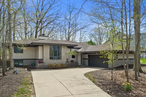 6746 S 35th, Franklin, WI 53132