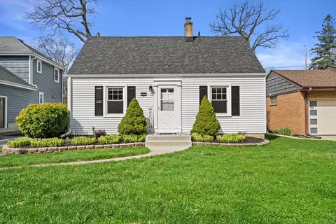 527 N 114th, Wauwatosa, WI 53226