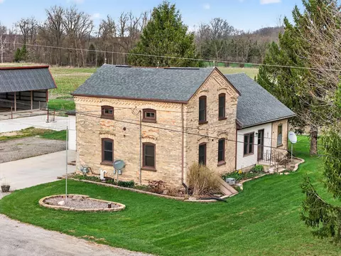 2342 State Highway 28, Farmington, WI 53040