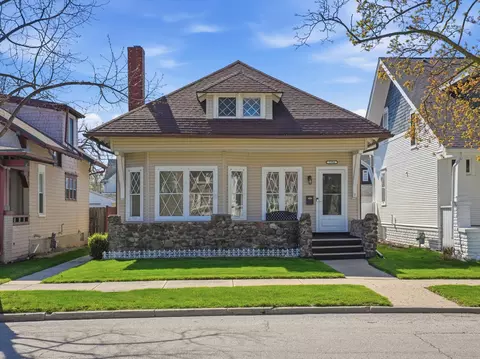 1504 Deane, Racine, WI 53405