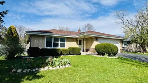 1523 David, Waukesha, WI 53189