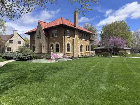 145 Cottage, Fond Du Lac, WI 54935