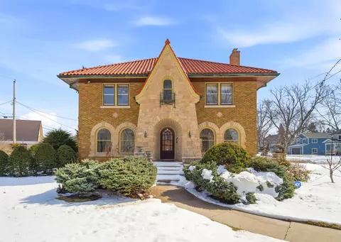 145 Cottage, Fond Du Lac, WI 54935