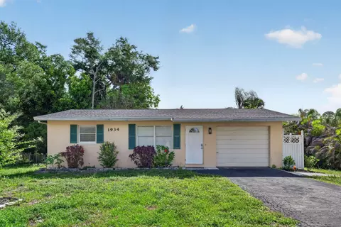 1934 Flamingo, North Fort Myers, FL 33917