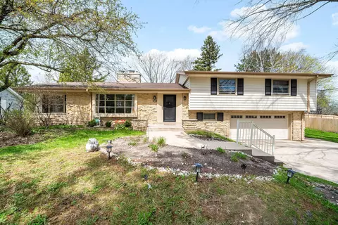 2526 W Dunwood, Glendale, WI 53209