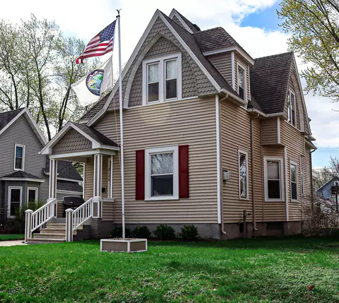2126 Market, La Crosse, WI 54601