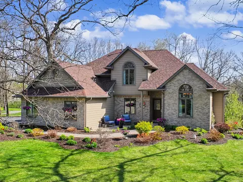 225 Ridge Line, Burlington, WI 53105