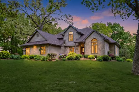 225 Ridge Line, Burlington, WI 53105