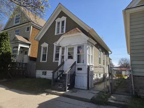 1815 W Galena, Milwaukee, WI 53205