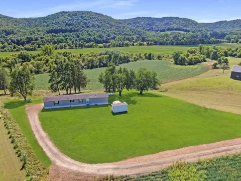 E2817 S Creek, Genoa, WI 54624