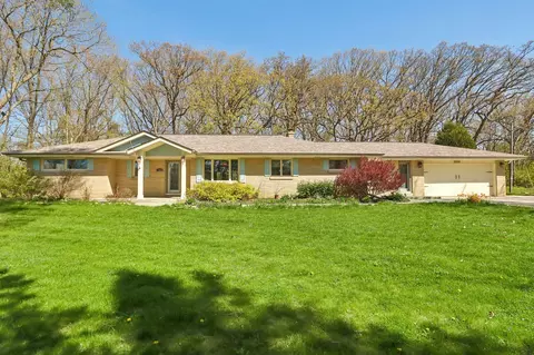 12024 W Woodcrest, Franklin, WI 53132