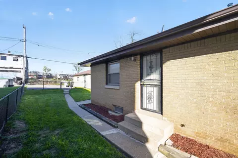 7471 W Beckett, Milwaukee, WI 53216