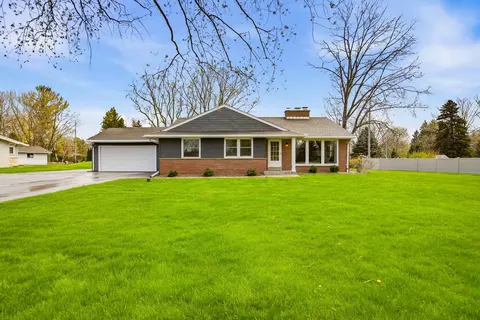 w228n3952 Crescent, Pewaukee, WI 53072