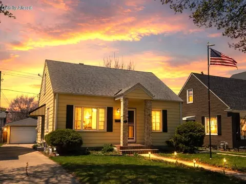 2961 N 72nd, Milwaukee, WI 53210