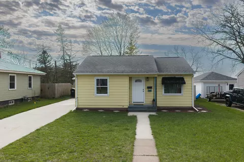 1727 Stoughton Ave, Tomah, WI 54660