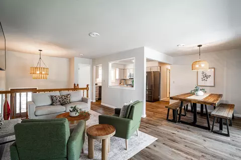 1452 N Lapham, Oconomowoc, WI 53066