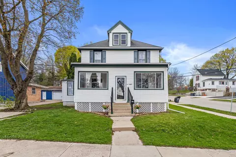 140 Spring, Waukesha, WI 53188