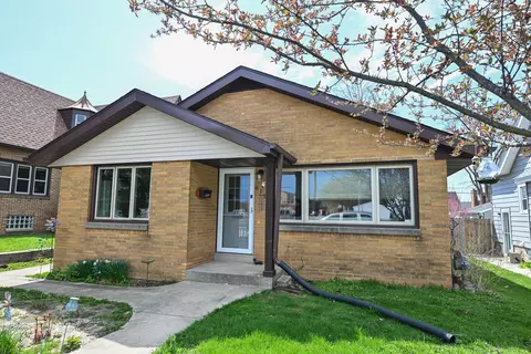 817 Montana, South Milwaukee, WI 53172