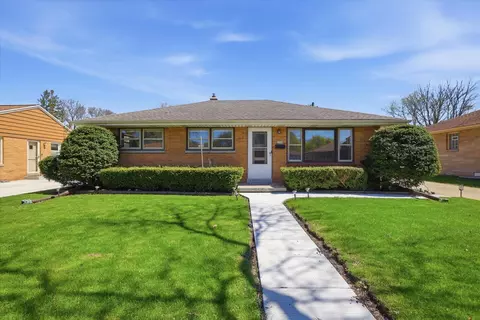 2514 S 89th, West Allis, WI 53227