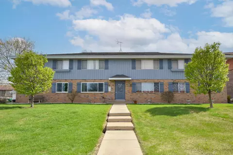 10237 Whitnall Edge #104, Franklin, WI 53132