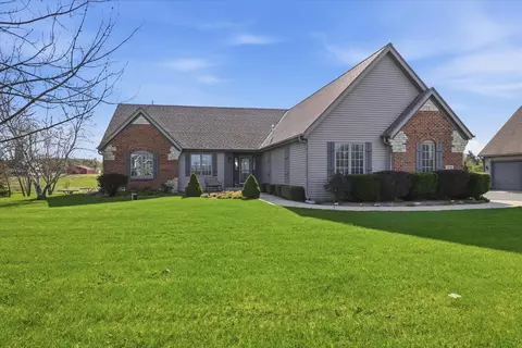 w334s7280 Milos, Mukwonago, WI 53149