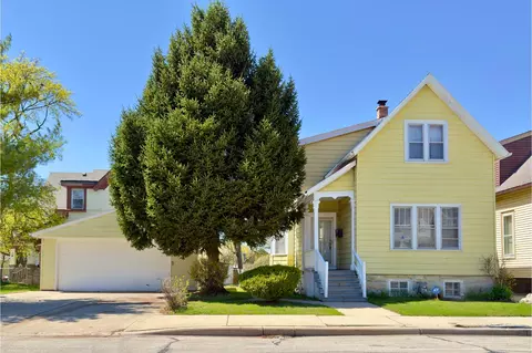 2111 N Holton, Milwaukee, WI 53212