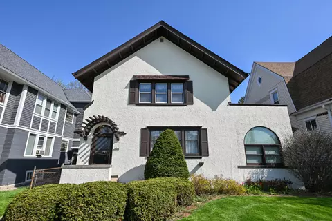 3530 W Linden, Milwaukee, WI 53208