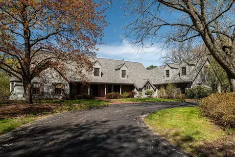 9731 N Hilltop, Mequon, WI 53092