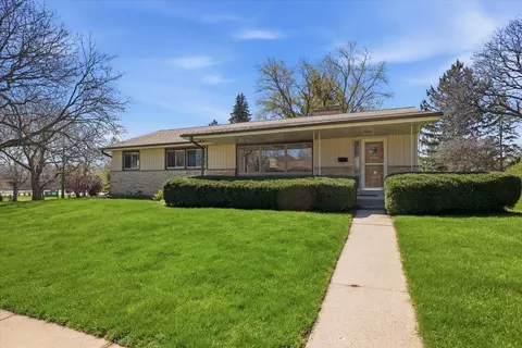 6909 Darnell, Greendale, WI 53129