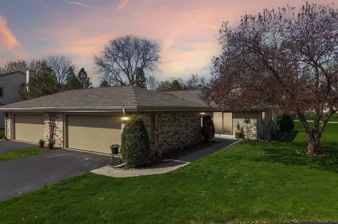 11013 N Elder Tree, Mequon, WI 53092