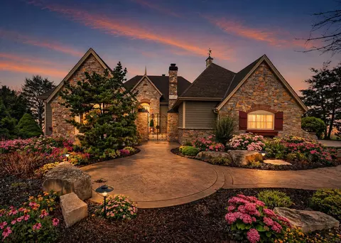 873 Tallgrass, Grafton, WI 53024