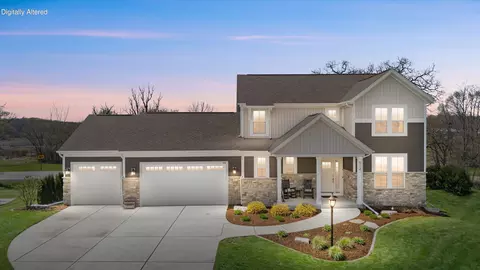 914 Foxwalk, Waterford, WI 53185