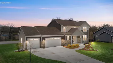 914 Foxwalk, Waterford, WI 53185