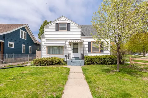 9200 W Swan, Milwaukee, WI 53225