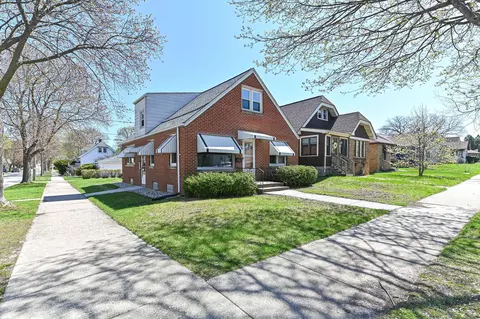 2700 S Fulton, Milwaukee, WI 53207