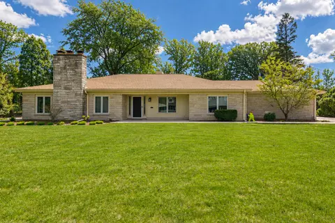 221 E Clovernook, Fox Point, WI 53217