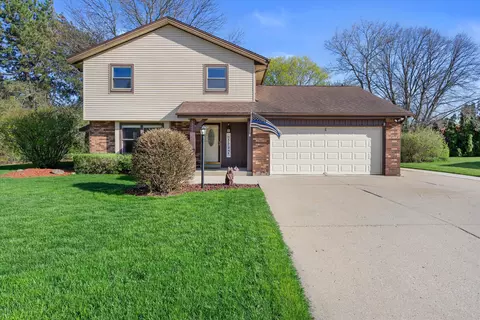 15255 W Glenora, New Berlin, WI 53151