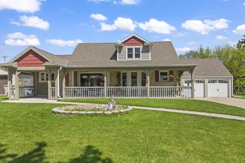 1524 W Grange, Milwaukee, WI 53221