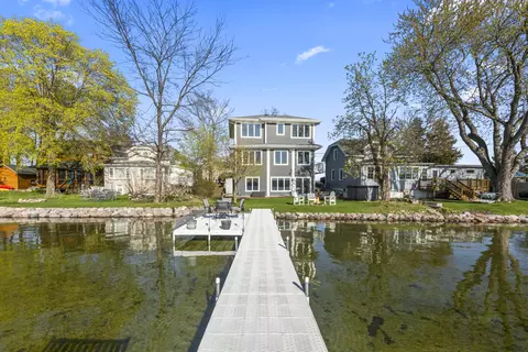 417 S Golden Lk, Summit, WI 53066