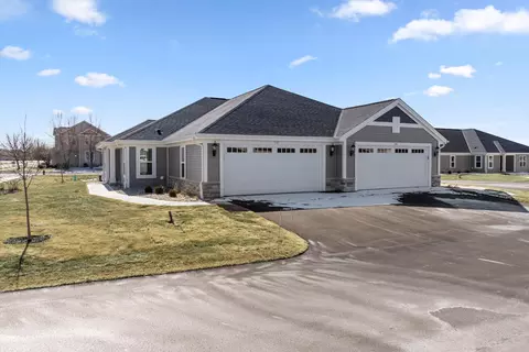 536 Hunter Oaks #0501, Watertown, WI 53094