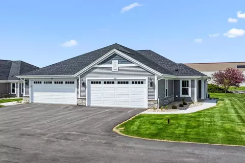 500 Hunter Oaks #1002, Watertown, WI 53094