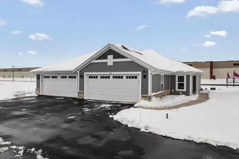 516 Hunter Oaks #0802, Watertown, WI 53094