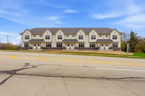 2121 E Howard, Saint Francis, WI 53235