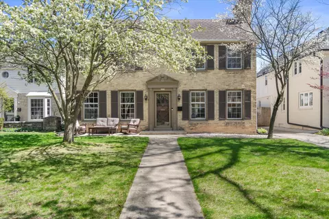 6060 N Bay Rdg, Whitefish Bay, WI 53217