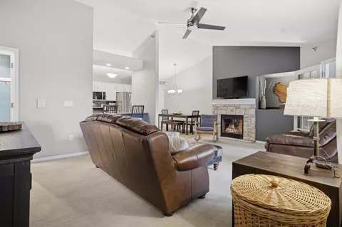 1030 River Pl #5, Waukesha, WI 53189