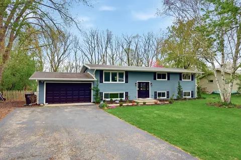 1015 W Devonshire, Delafield, WI 53018