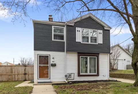 1913 Eden, Saint Francis, WI 53235