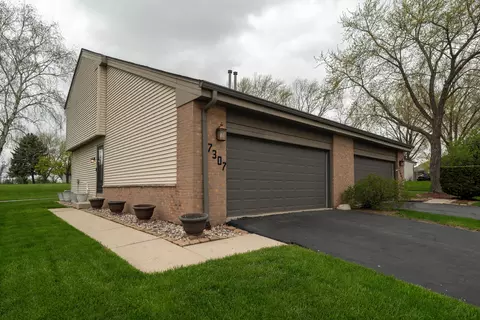 7307 S Delaine, Oak Creek, WI 53154
