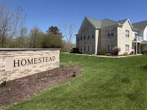 2712 Northview #119, Waukesha, WI 53188