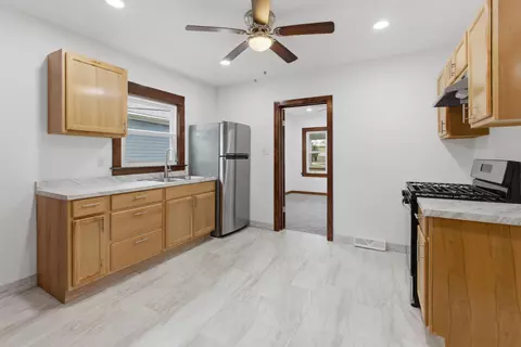 3206 E Grange, Cudahy, WI 53110